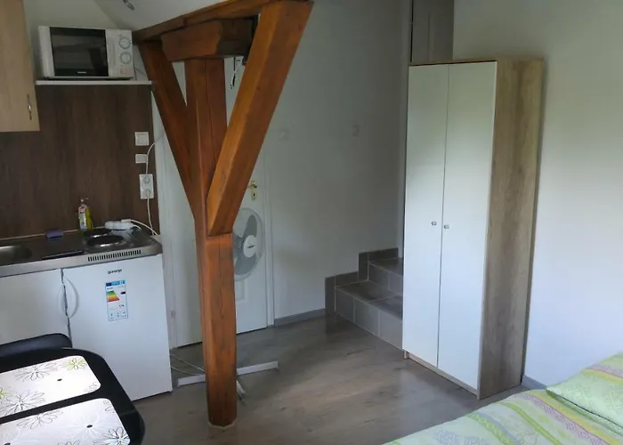 Vasti * שיופוק